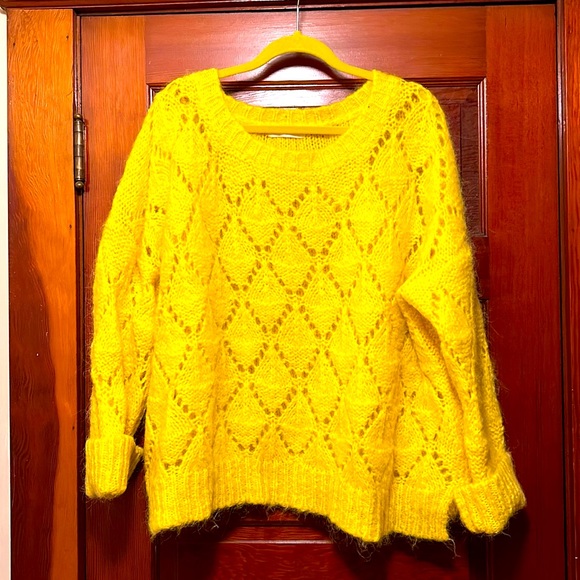Bright yellow open weave sweater - Picture 1 of 3